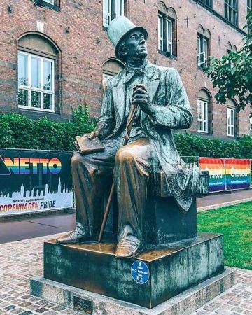 Standbeeld van H. C. Andersen in Kopenhagen